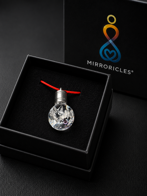 VenuSense Necklace Pendant | Natural Sapphire Jewelry – MIRRORICLES®
